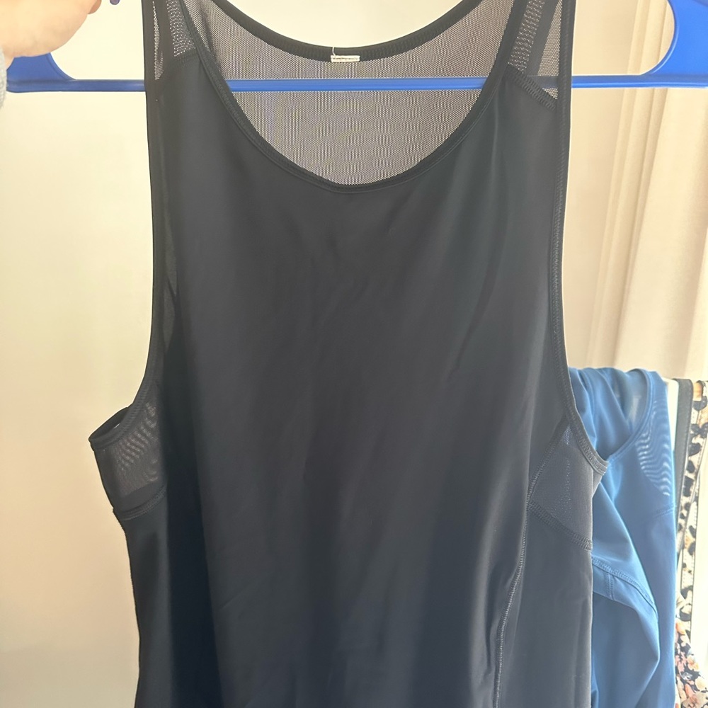 Lululemon size 6 tank